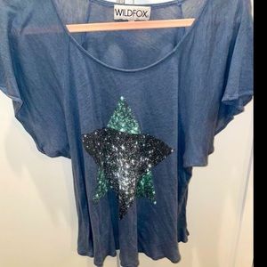 Wildfox graphic print star t-shirt; Flowy sleeves; loose fit t-shirt; size XS